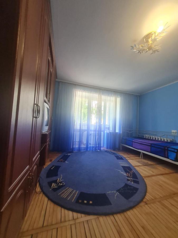 кравчука,34а поруч порт сіті * Lutsk