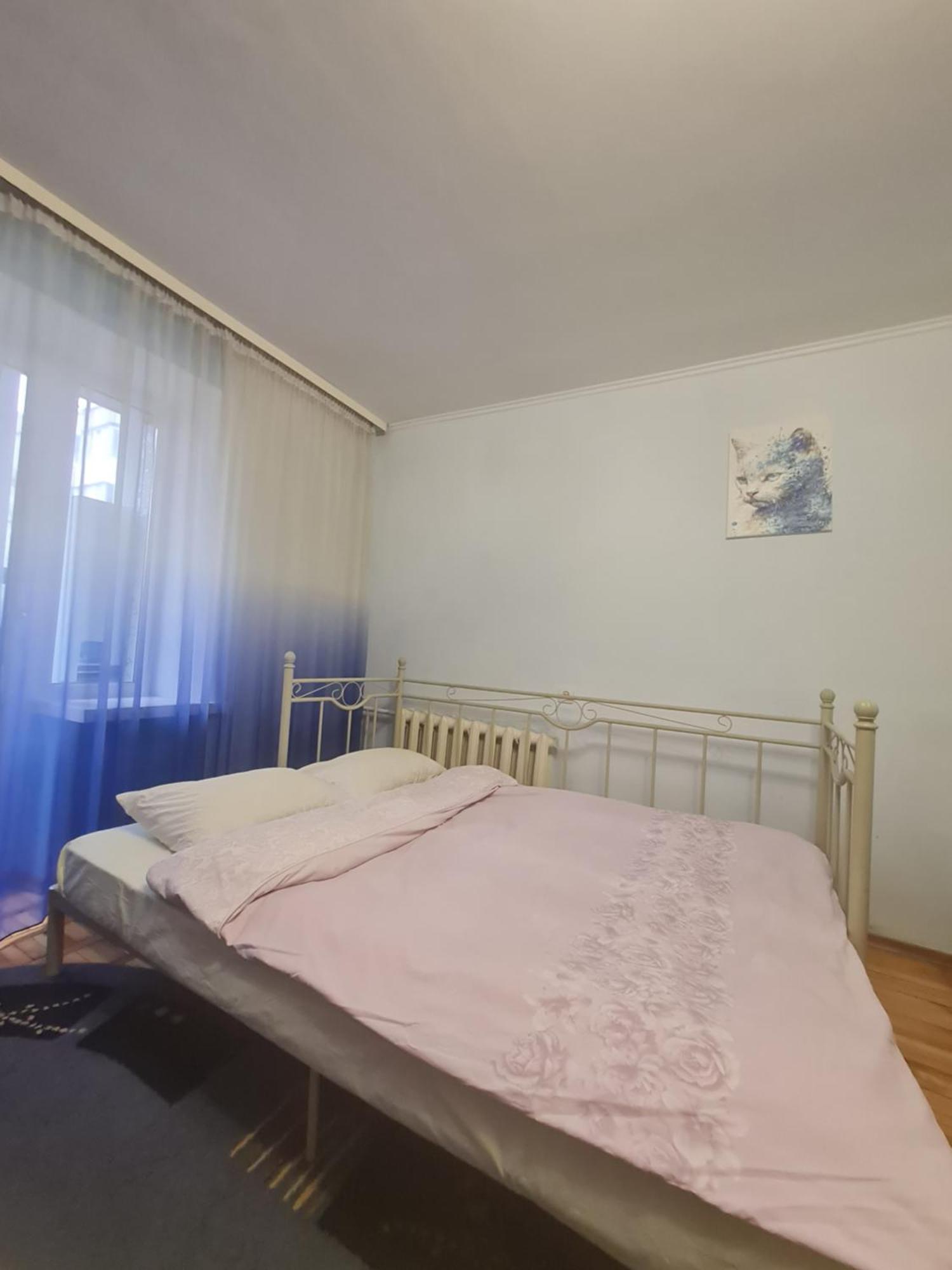кравчука,34а поруч порт сіті Lutsk